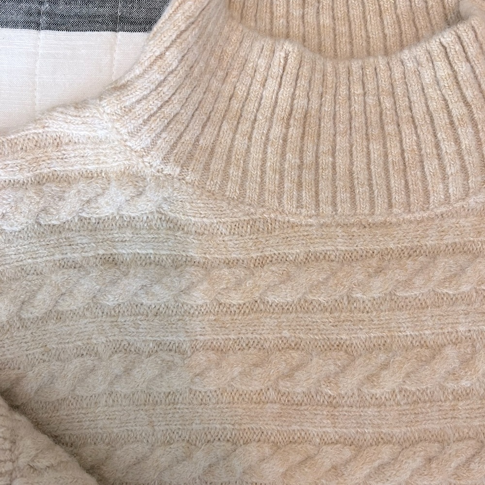 Beachlunchlounge | Cable Knit High Neck Poncho Cream | M - Picture 7 of 9